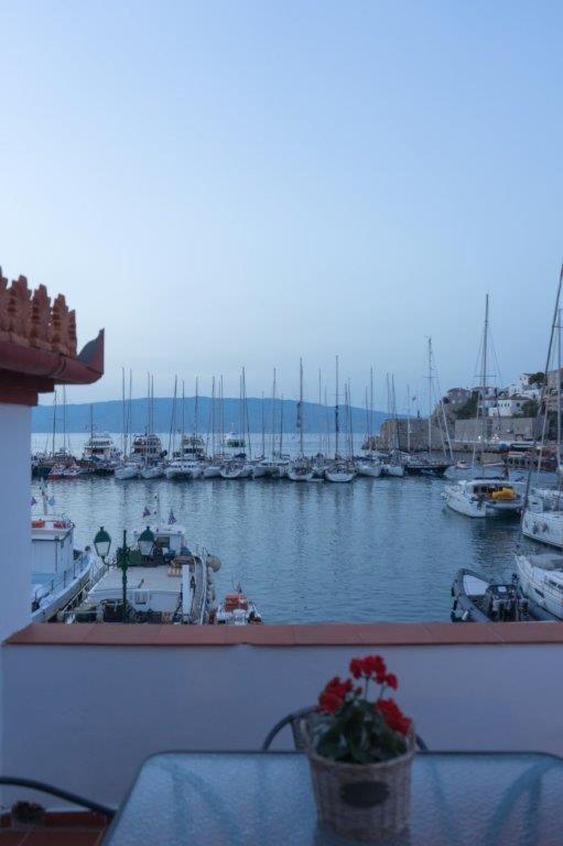 In Hydra Διαμέρισμα Εξωτερικό φωτογραφία
